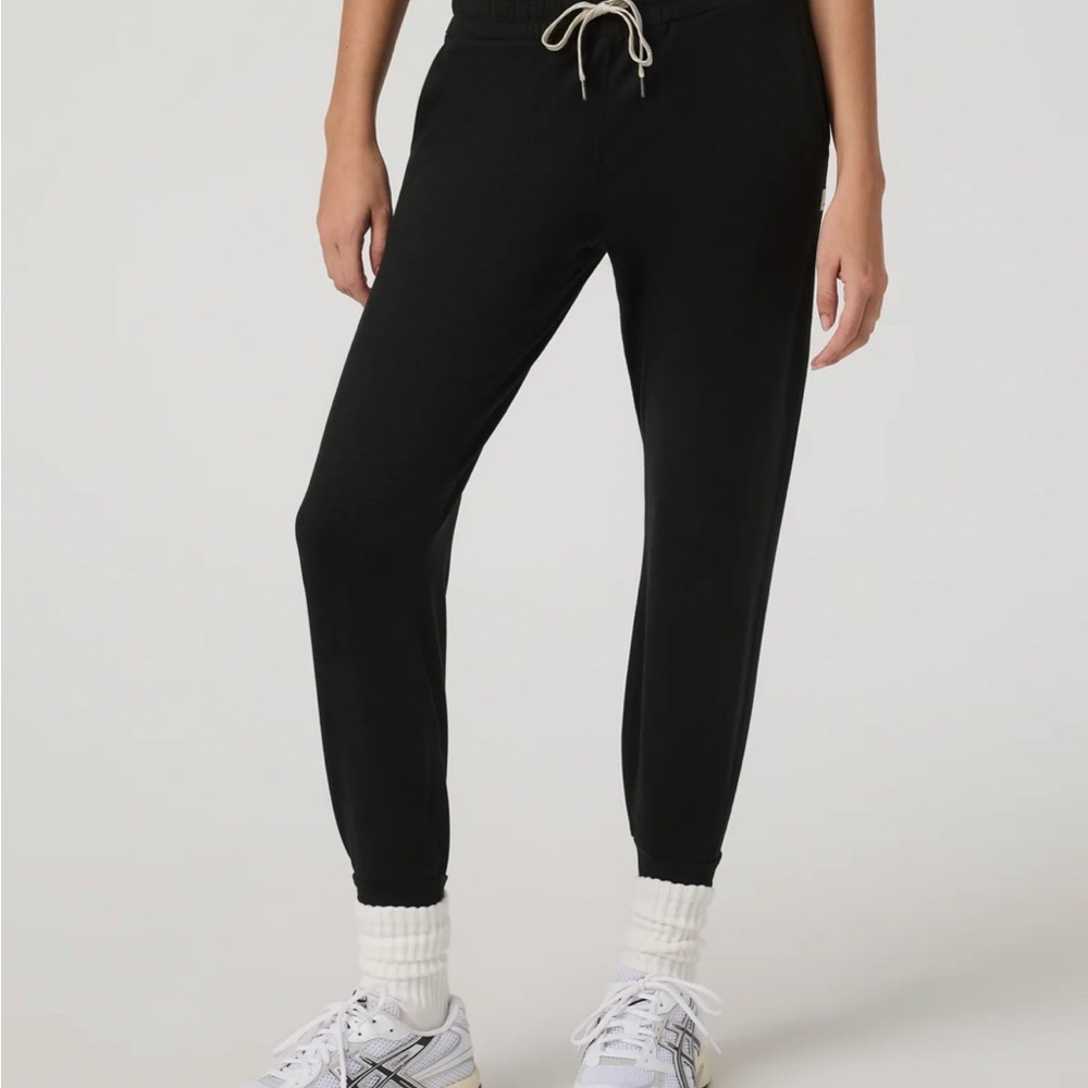 Vuori Black heather performance Joggers